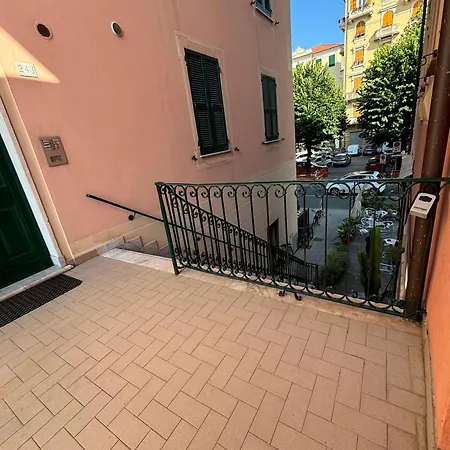Ca De La Mia, Chiavari, 60 Sqm With 1 Bedroom, 1 Bathroom, Near The Centre, With Free Parking Lot At 400 Mt From The Apartment Chiavari
