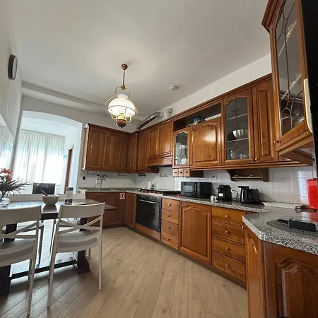 شقة Ca De La Mia, 60 Sqm With 1 Bedroom, 1 Bathroom, Near The Centre, With Free Parking كيافاري